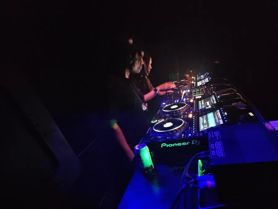 Quentin Hiatus b2b at the decks with Pioneer DJ gear